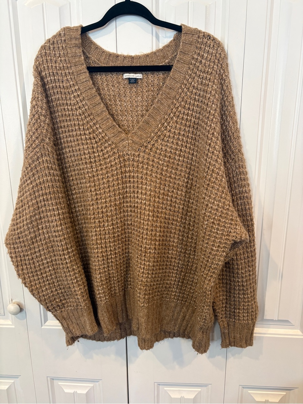 American Eagle tan oversized v neck sweater size XL